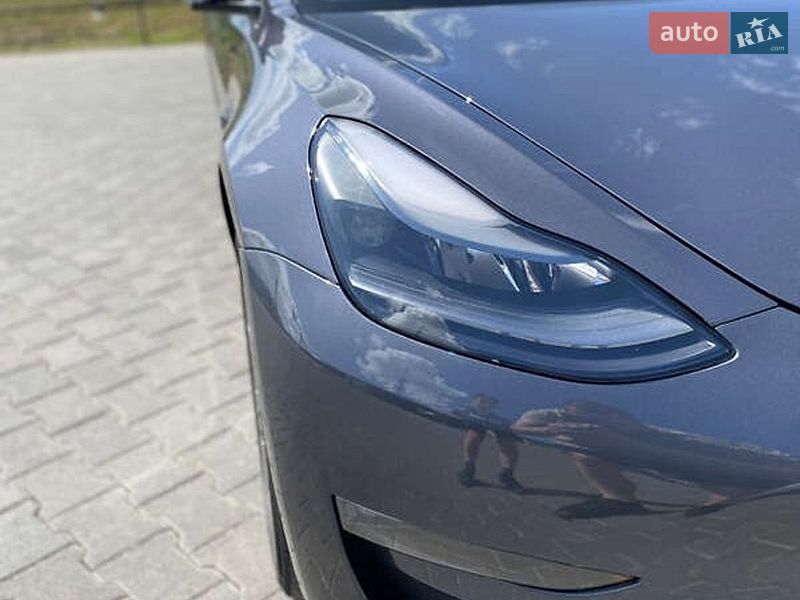 Седан Tesla Model 3 2022 в Киеве