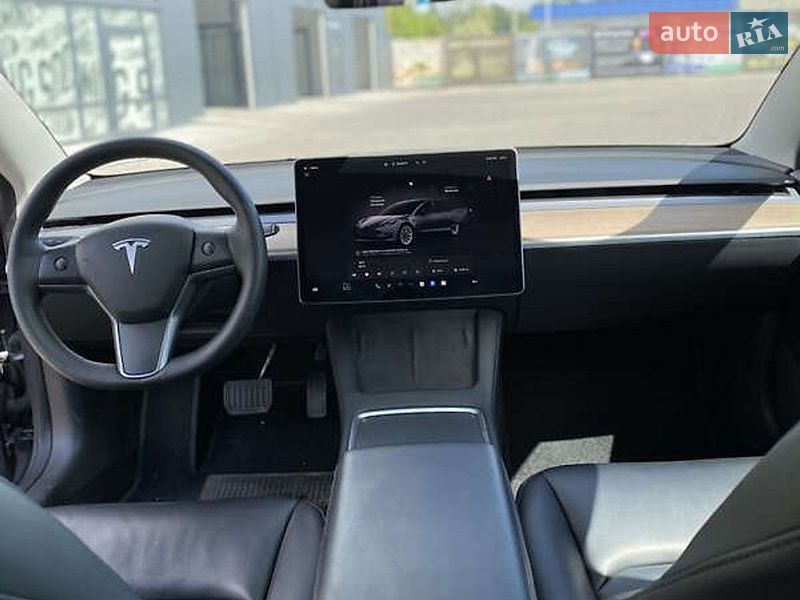 Седан Tesla Model 3 2022 в Києві