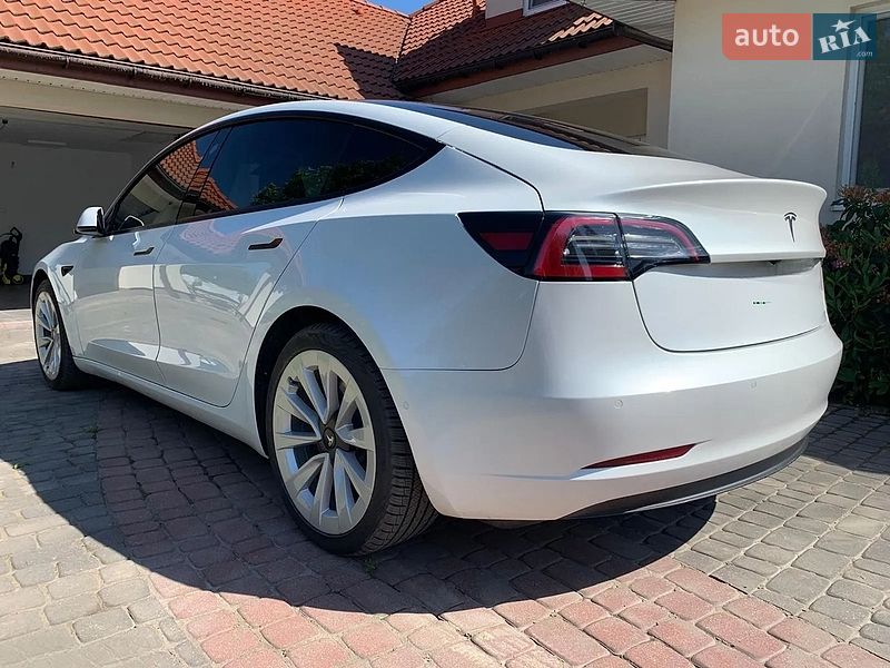 Седан Tesla Model 3 2021 в Одессе