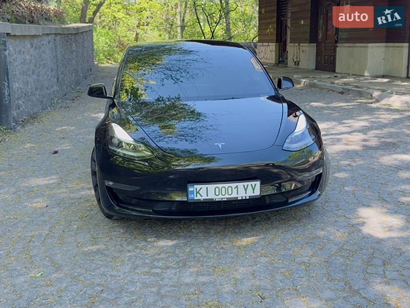 Седан Tesla Model 3 2022 в Киеве