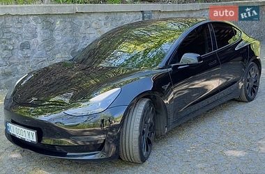 Седан Tesla Model 3 2022 в Києві
