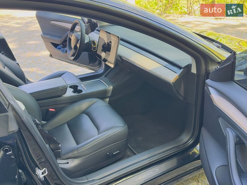 Седан Tesla Model 3 2022 в Киеве