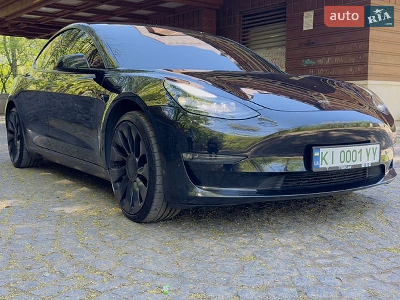 Седан Tesla Model 3 2022 в Киеве