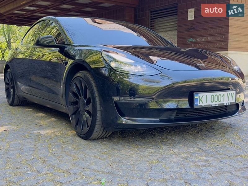 Седан Tesla Model 3 2022 в Киеве