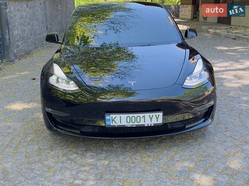 Седан Tesla Model 3 2022 в Киеве