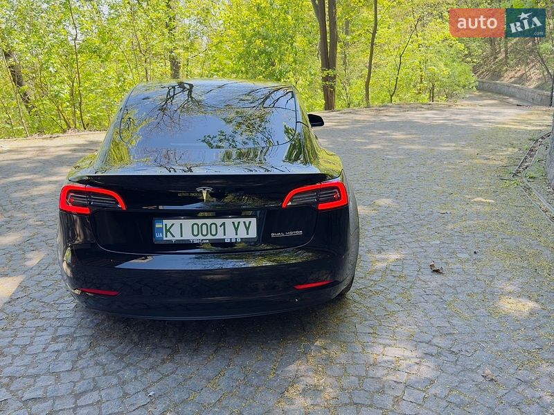 Седан Tesla Model 3 2022 в Києві