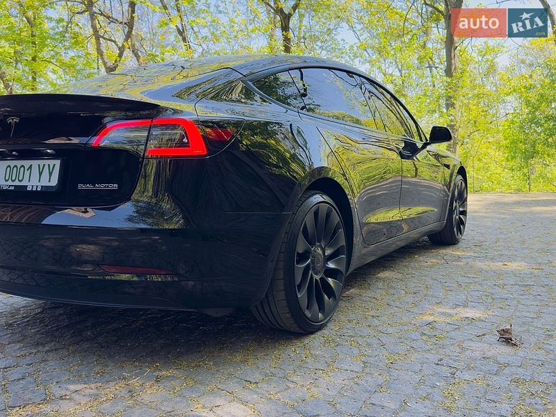 Седан Tesla Model 3 2022 в Києві
