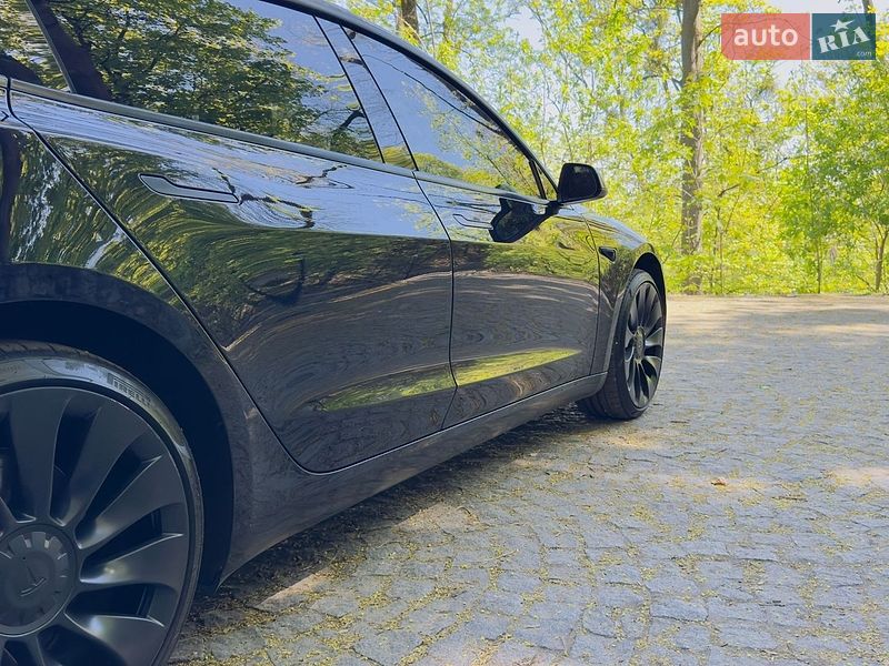 Седан Tesla Model 3 2022 в Києві