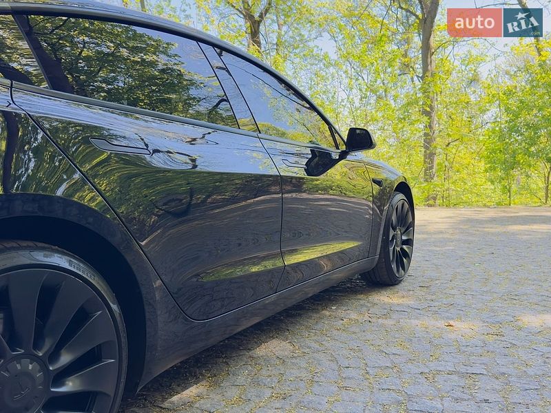 Седан Tesla Model 3 2022 в Києві