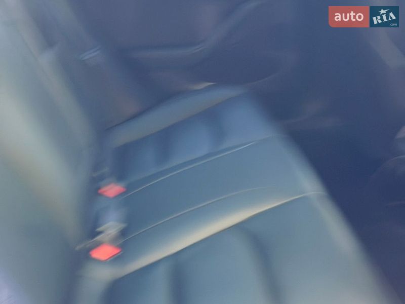 Седан Tesla Model 3 2022 в Киеве