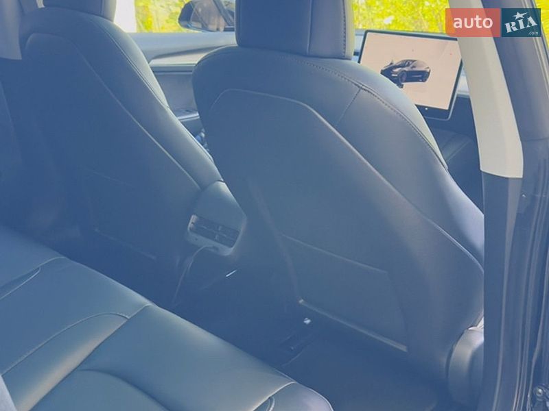 Седан Tesla Model 3 2022 в Киеве