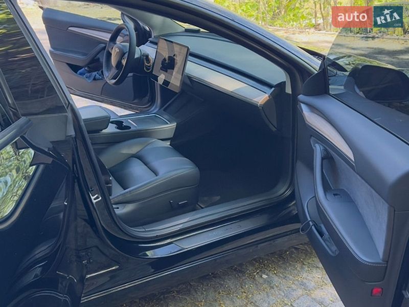 Седан Tesla Model 3 2022 в Києві