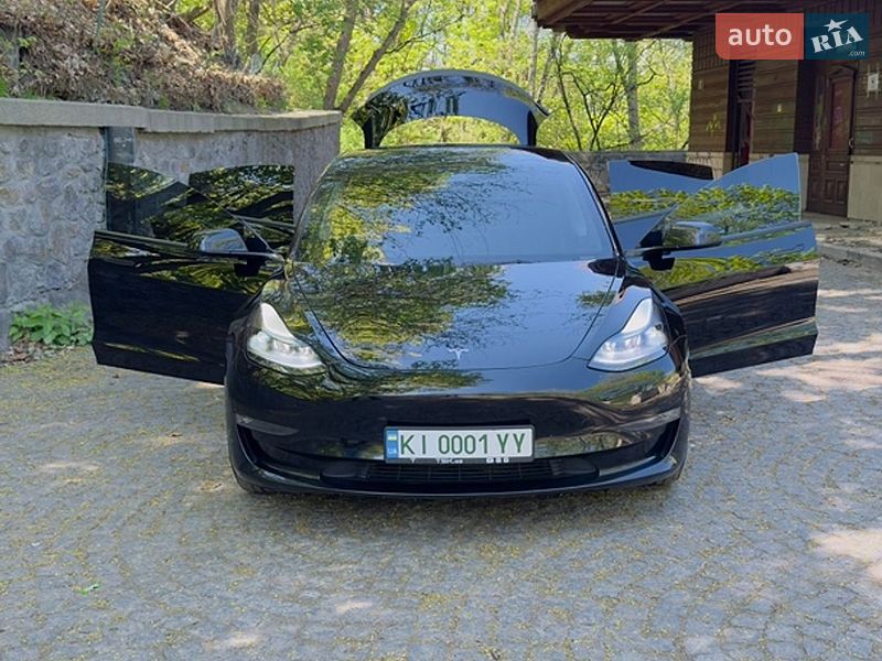 Седан Tesla Model 3 2022 в Києві