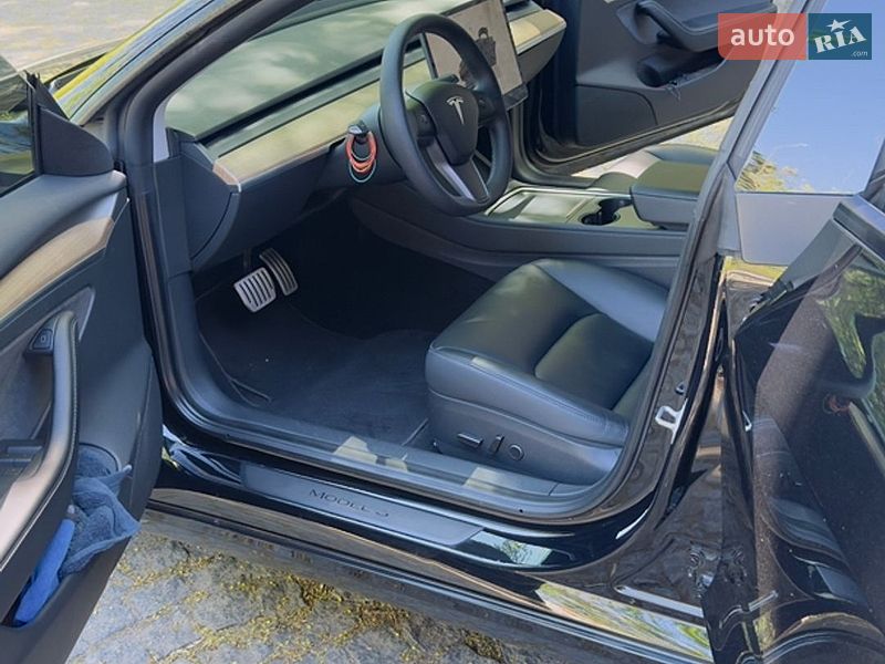 Седан Tesla Model 3 2022 в Киеве