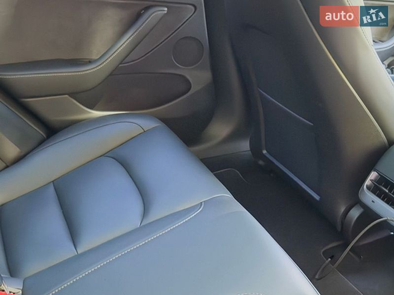 Седан Tesla Model 3 2022 в Києві