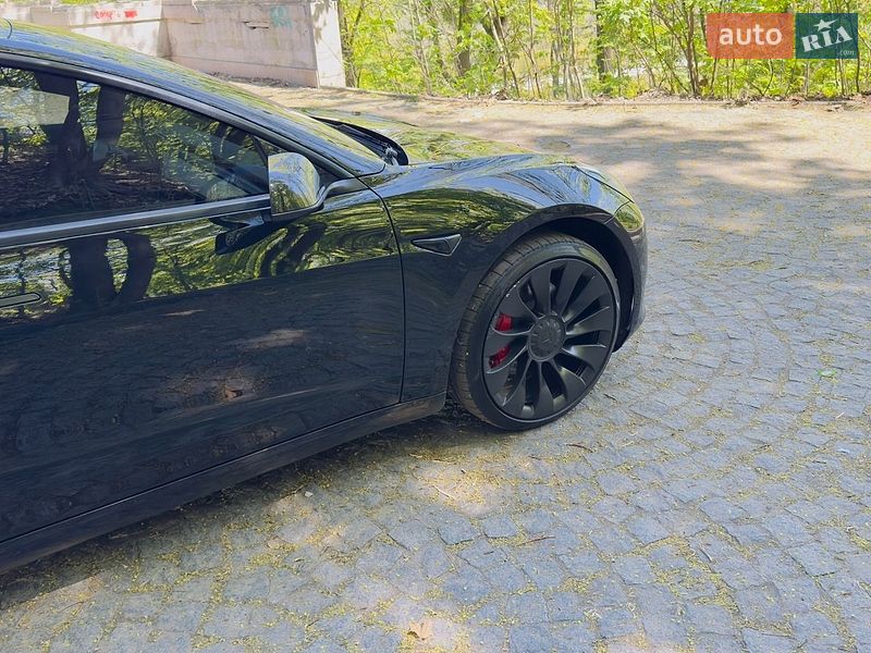 Седан Tesla Model 3 2022 в Киеве