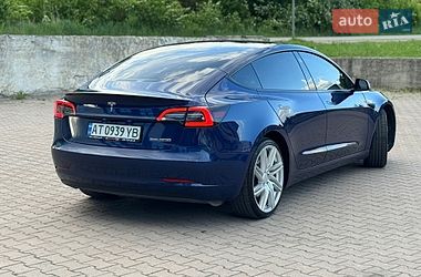 Седан Tesla Model 3 2023 в Ивано-Франковске