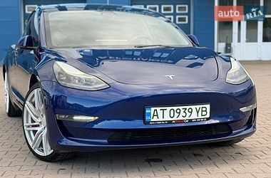 Седан Tesla Model 3 2023 в Ивано-Франковске