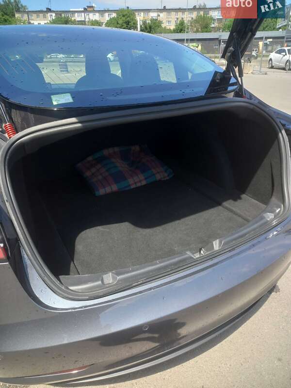 Седан Tesla Model 3 2018 в Полтаві