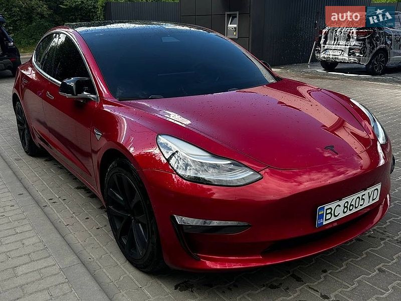 Tesla Model 3 2020