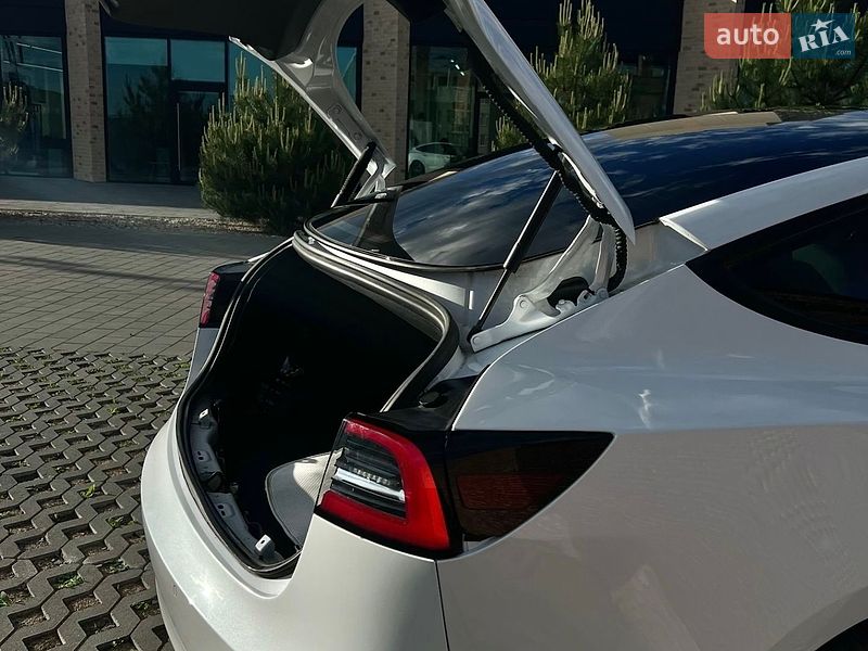 Седан Tesla Model 3 2021 в Хмельницькому