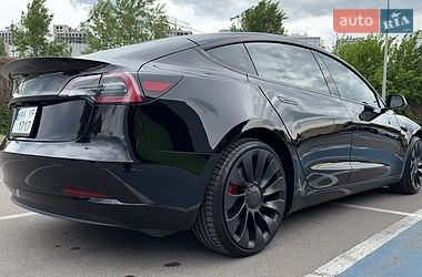 Седан Tesla Model 3 2022 в Киеве