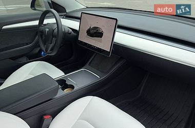 Седан Tesla Model 3 2022 в Киеве