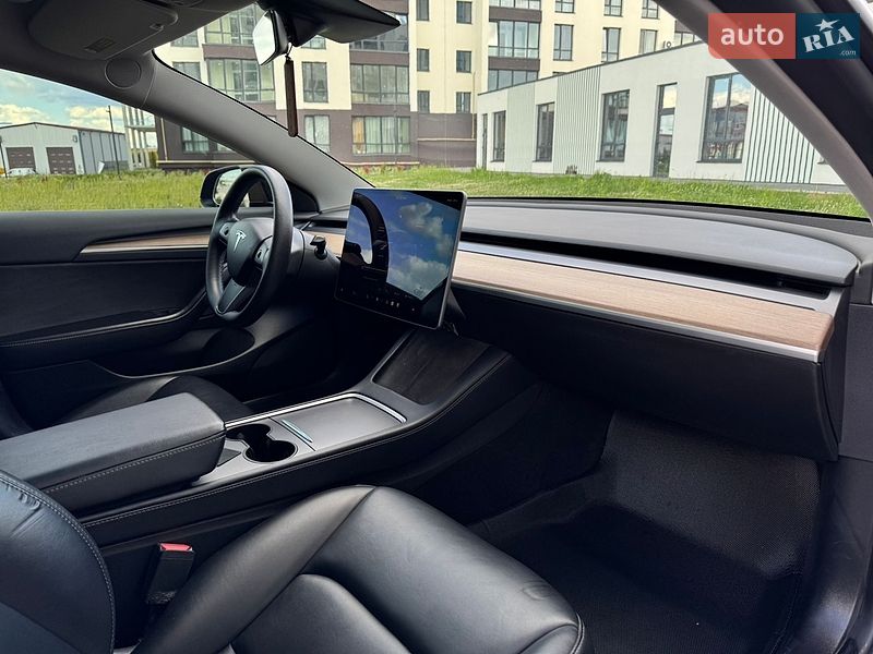Седан Tesla Model 3 2022 в Львове фото 53 Седан Tesla Model 3 2022 в Львове