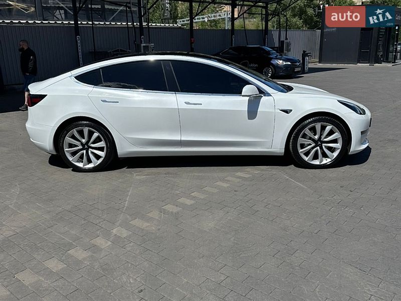 Седан Tesla Model 3 2019 в Києві