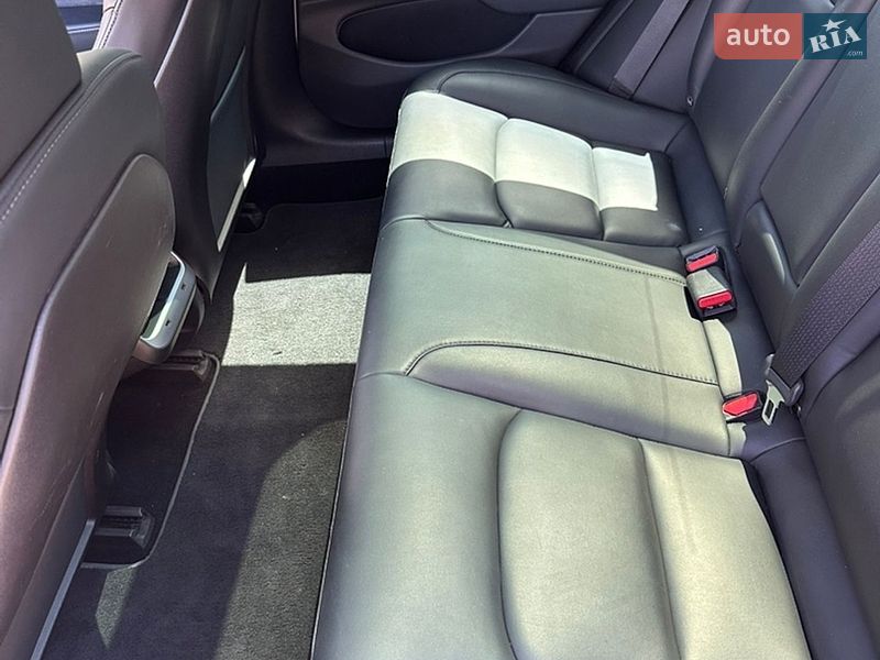 Седан Tesla Model 3 2019 в Києві
