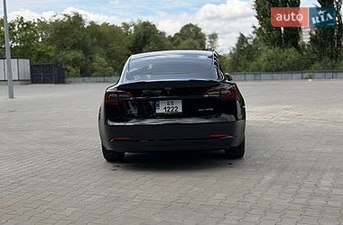 Седан Tesla Model 3 2023 в Ровно