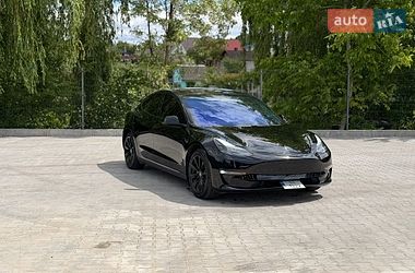 Седан Tesla Model 3 2023 в Ровно