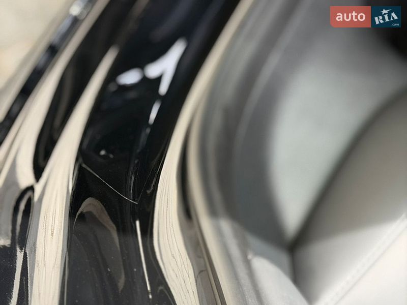 Седан Tesla Model 3 2023 в Ровно