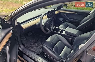 Седан Tesla Model 3 2022 в Черкасах