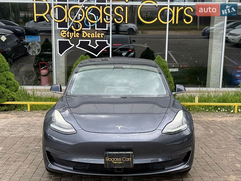 Седан Tesla Model 3 2020 в Одесі