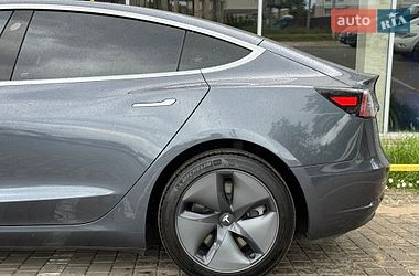 Седан Tesla Model 3 2020 в Одесі