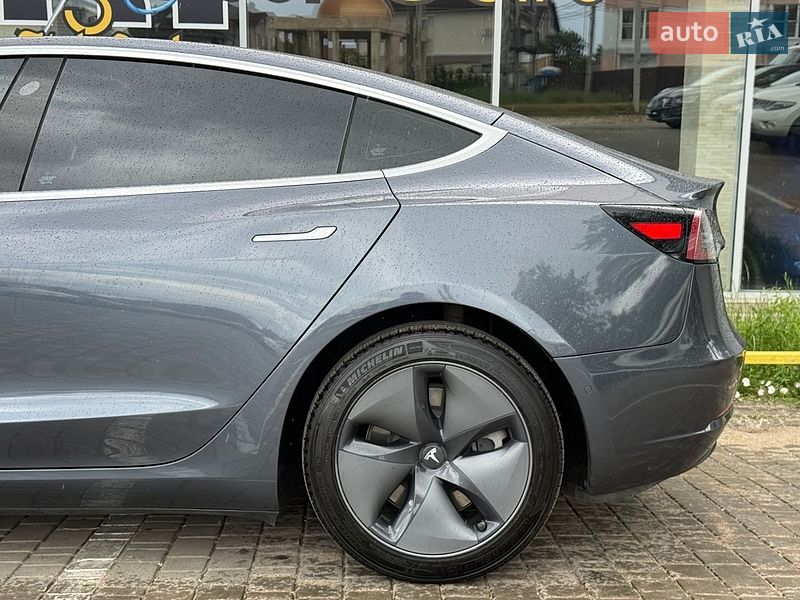 Седан Tesla Model 3 2020 в Одесі