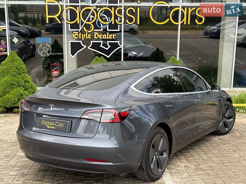 Седан Tesla Model 3 2020 в Одесі