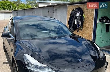 Седан Tesla Model 3 2020 в Коростене