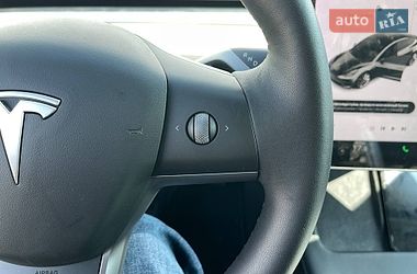 Седан Tesla Model 3 2021 в Києві