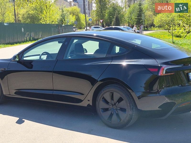 Седан Tesla Model 3 2024 в Ивано-Франковске