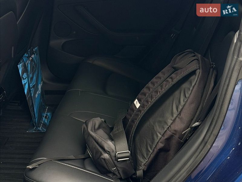 Седан Tesla Model 3 2022 в Чернигове