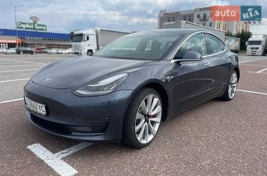 Седан Tesla Model 3 2019 в Львове