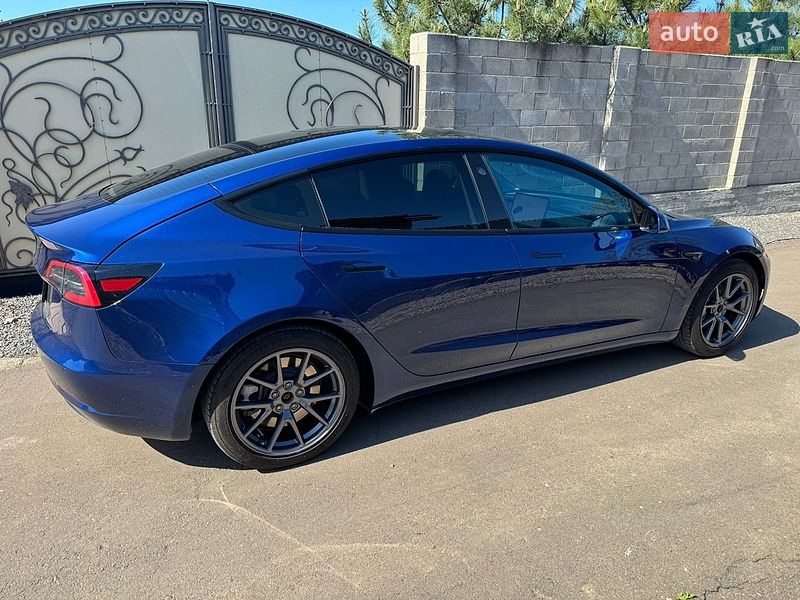 Седан Tesla Model 3 2021 в Одесі