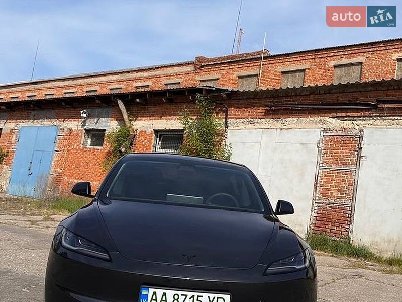 Седан Tesla Model 3 2025 в Харкові
