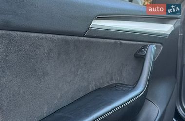 Седан Tesla Model 3 2021 в Івано-Франківську