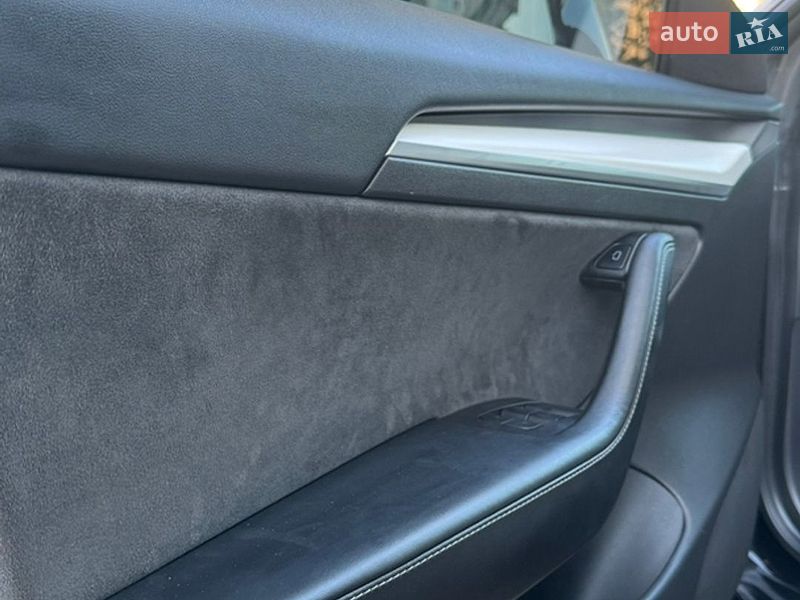Седан Tesla Model 3 2021 в Івано-Франківську