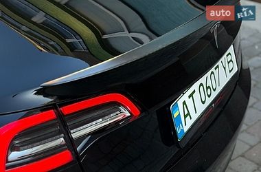 Седан Tesla Model 3 2021 в Івано-Франківську