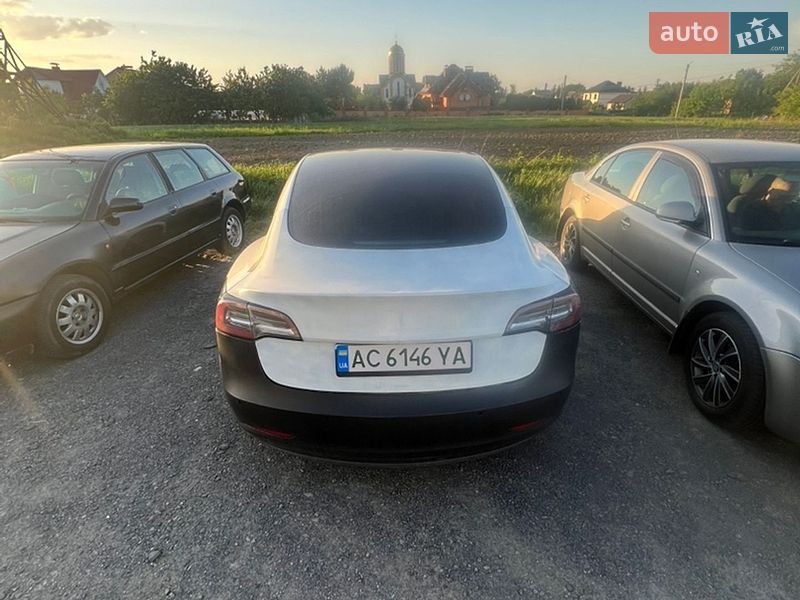 Седан Tesla Model 3 2019 в Луцке фото 5 Седан Tesla Model 3 2019 в Луцке