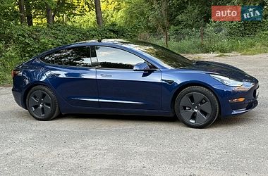 Седан Tesla Model 3 2022 в Львові